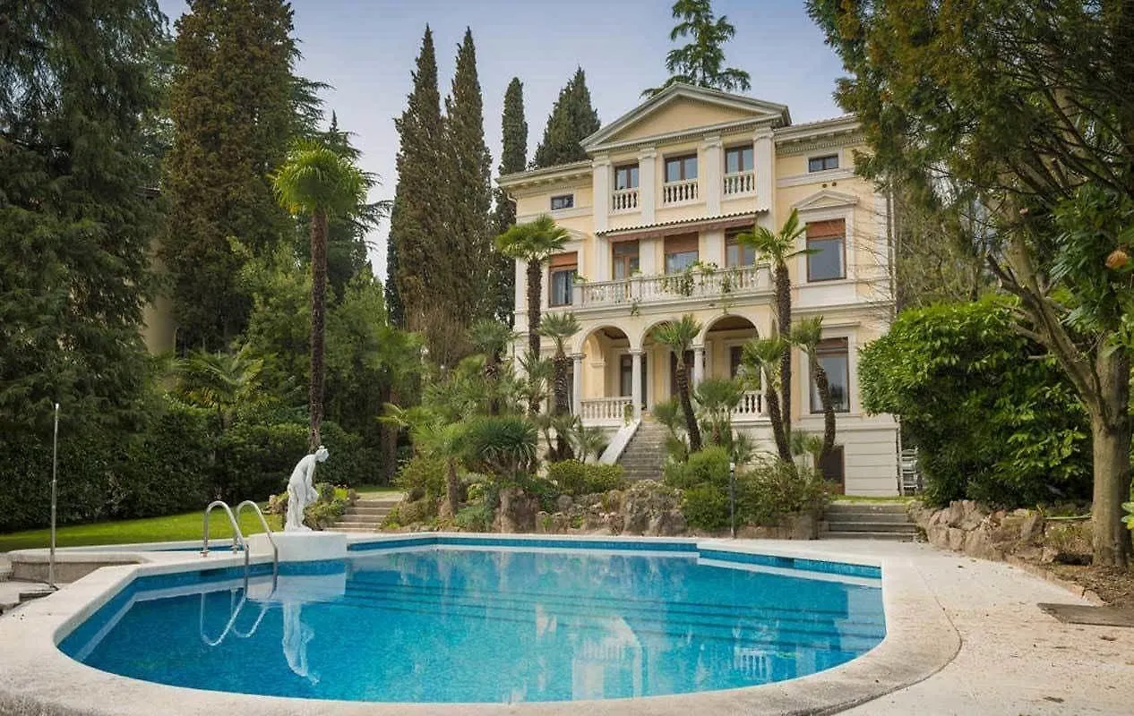 *** ベッド・アンド・ブレックファスト Villa Vittoria ガルドーネ・リヴィエラ イタリア