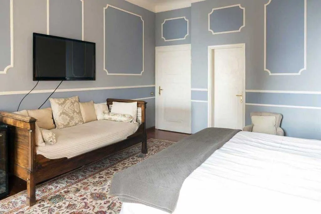 Villa Vittoria Gardone Riviera Bed & Breakfast